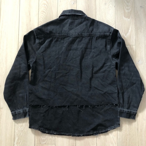 NWOT Zara Men’s Large Heavy Distressed Black Denim Trucker Jacket Size M - Picture 2 of 12